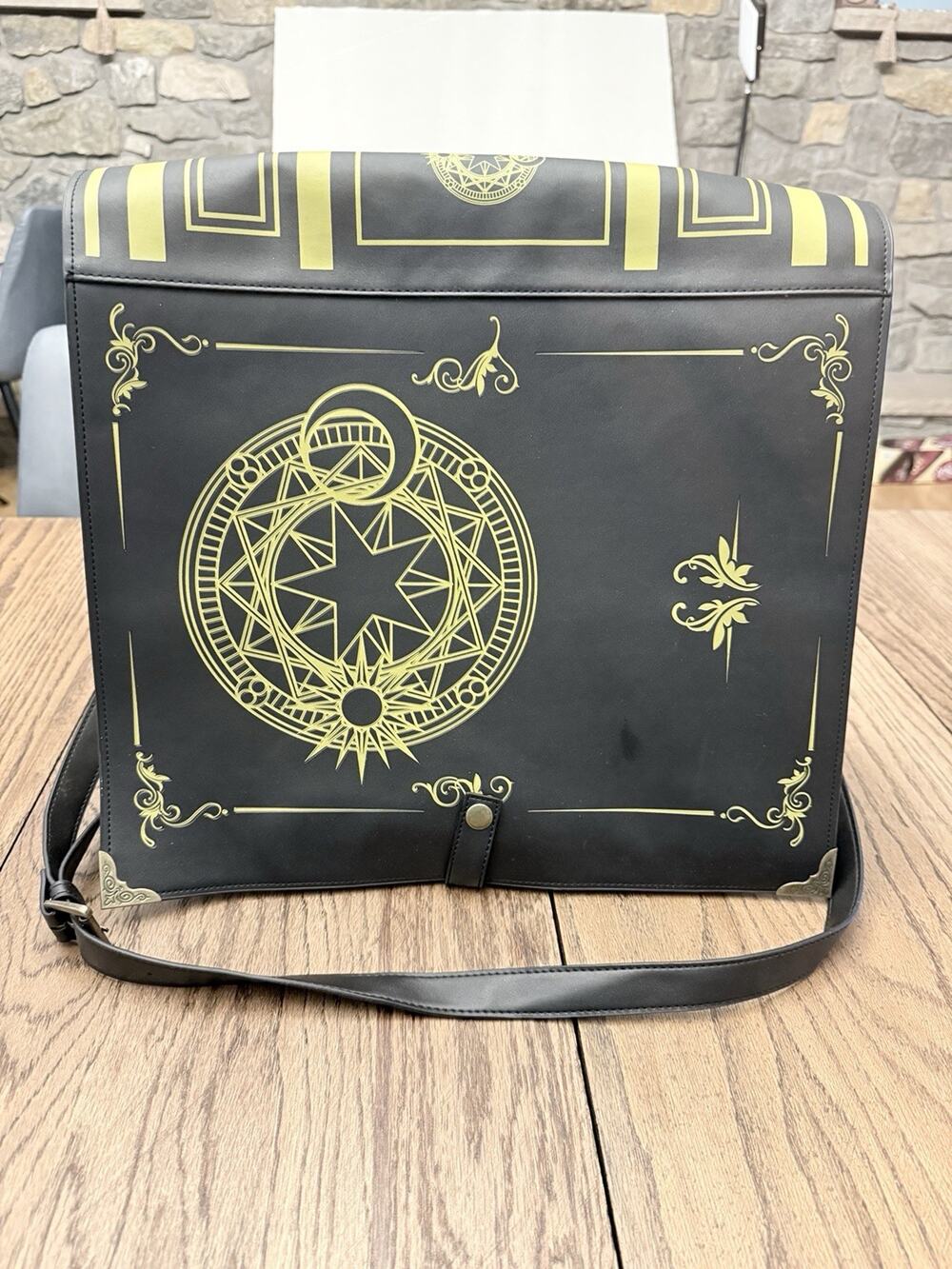 ThinkGeek Black Magic Spell Book Messenger Bag- GREAT CONDITION C